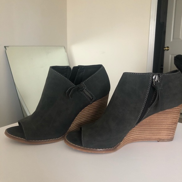 open toed booties - Picture 2 of 7